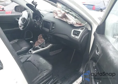 2018 Jeep Compass Latitude 4X4 из США, поврежденный, VIN 3C4NJDBB9JT366309